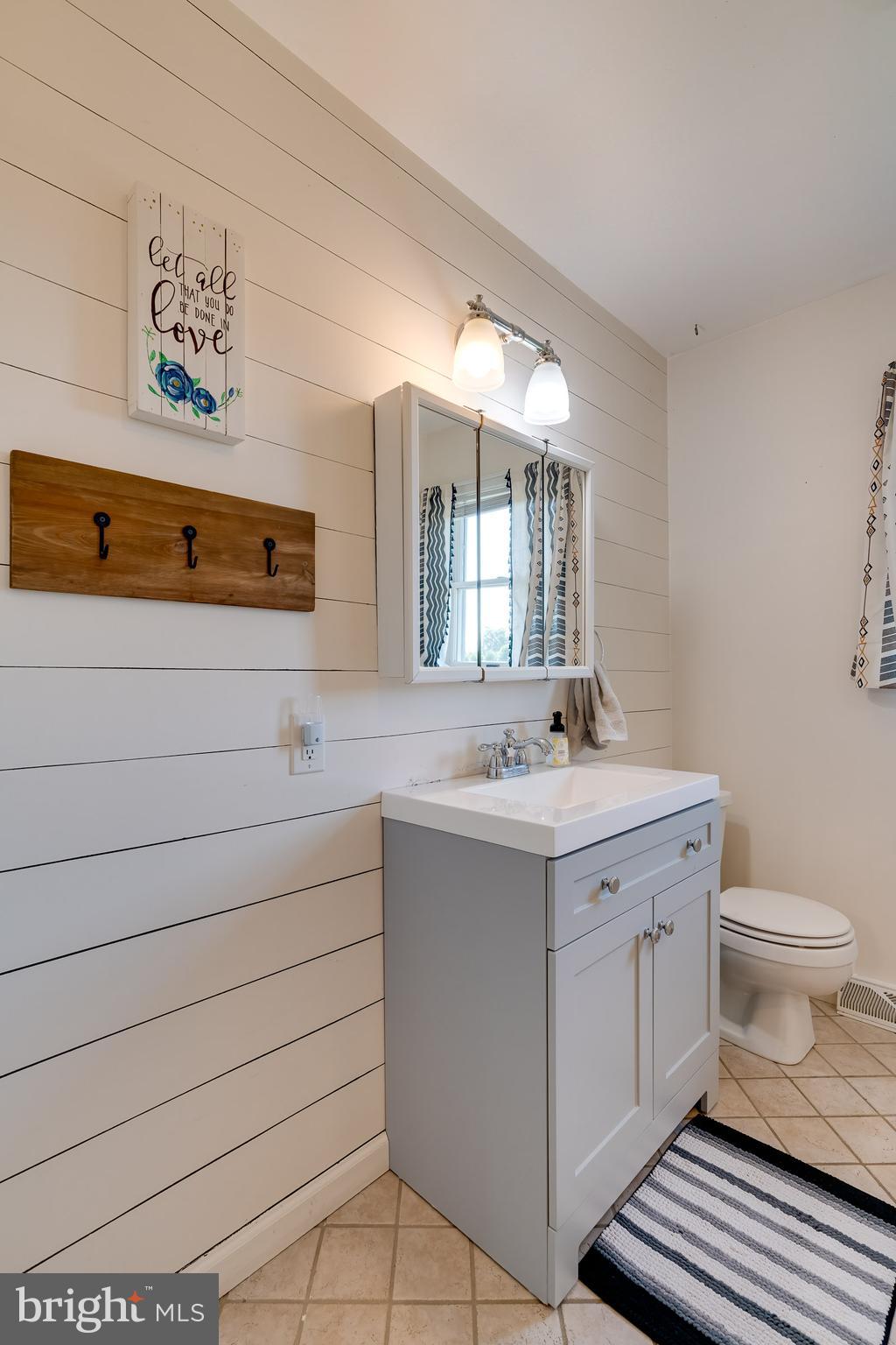 CLAY MANOR - Residential