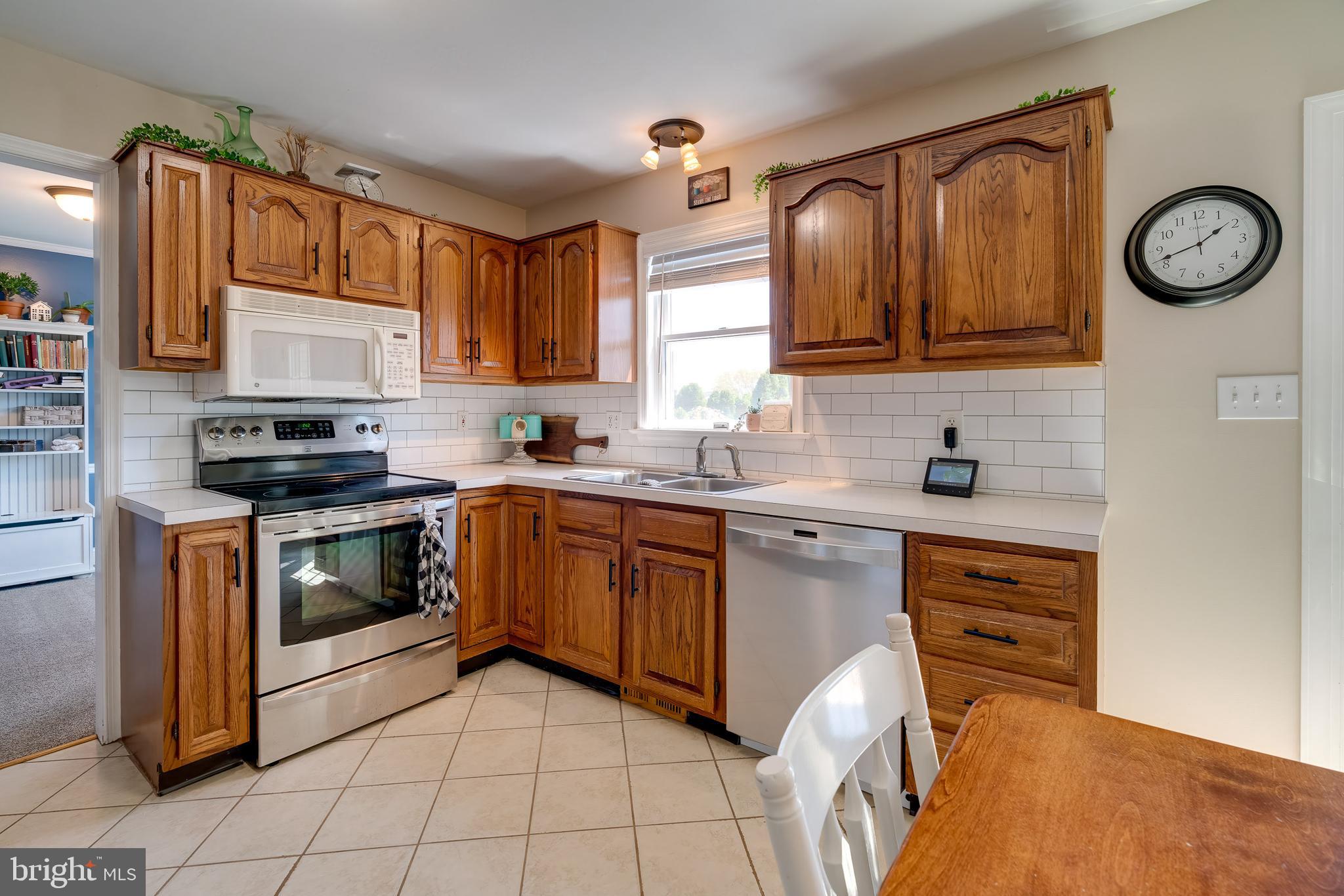 CLAY MANOR - Residential