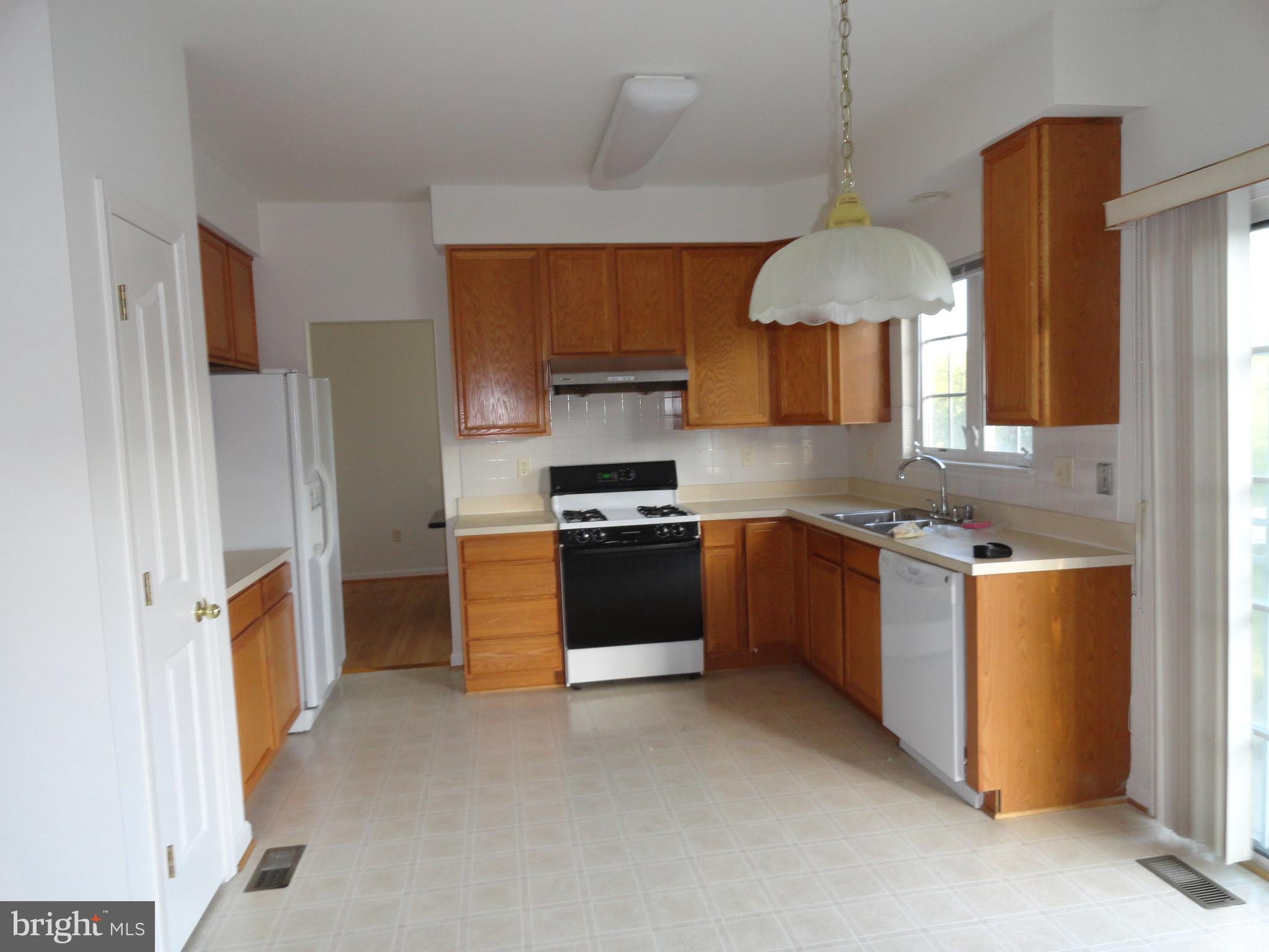 CHERRY CREEK OVERLOOK - Residential Lease