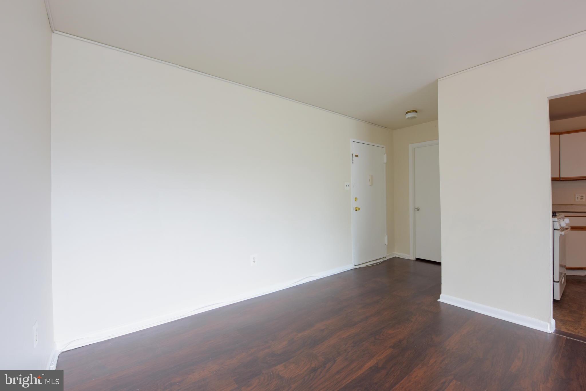 PINEWAY TOWERS - Residential