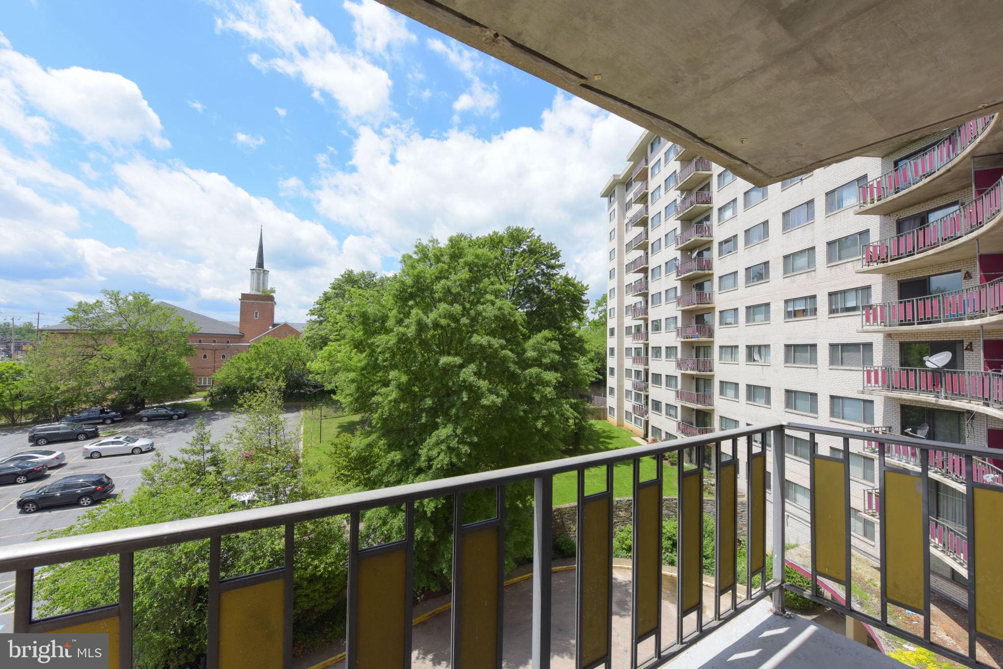 PINEWAY TOWERS - Residential