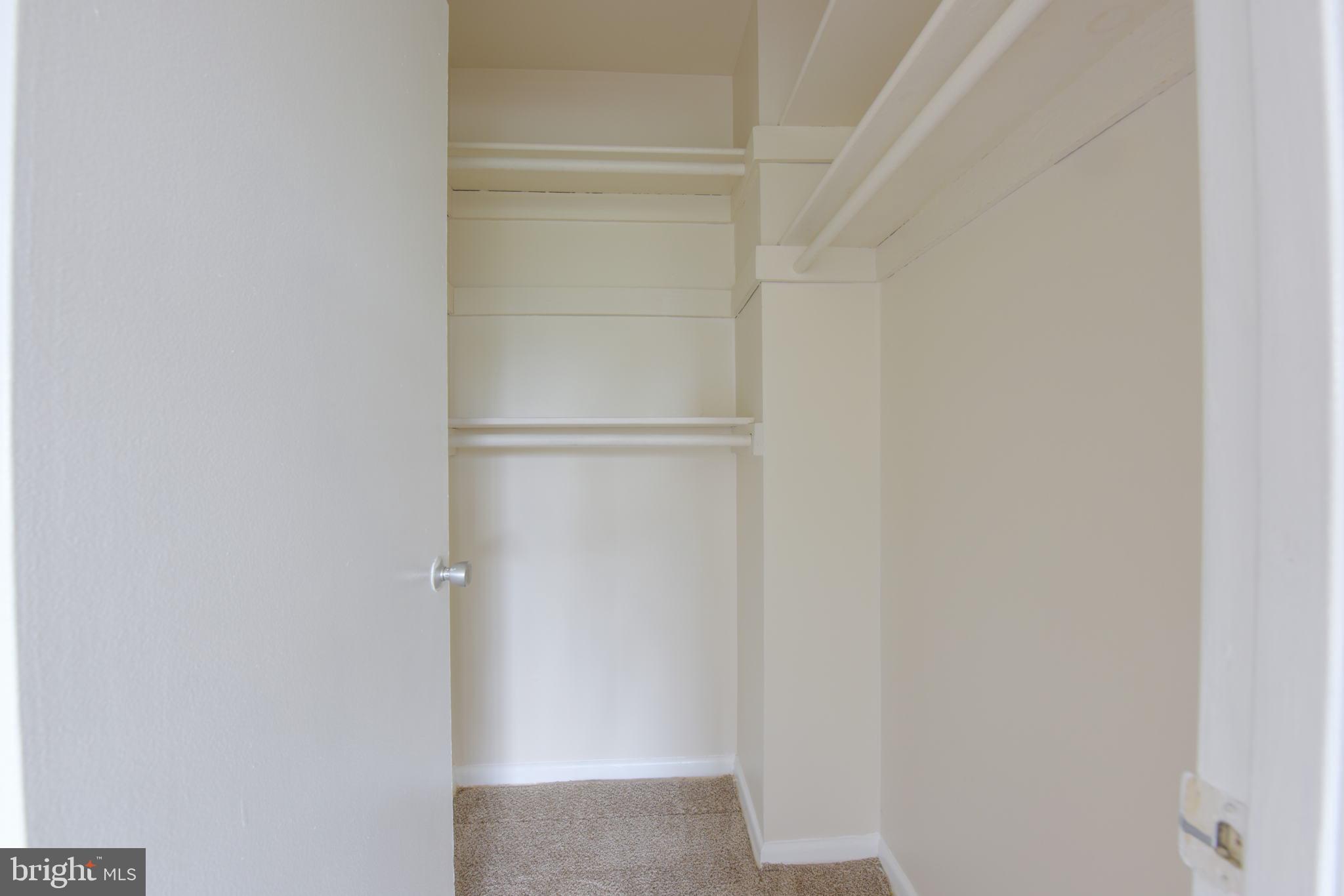 PINEWAY TOWERS - Residential