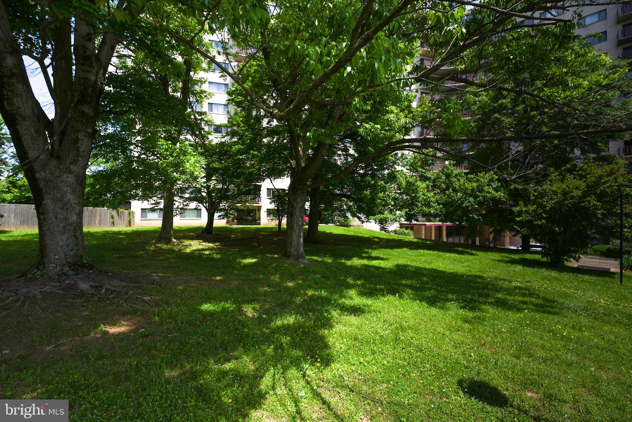 PINEWAY TOWERS - Residential