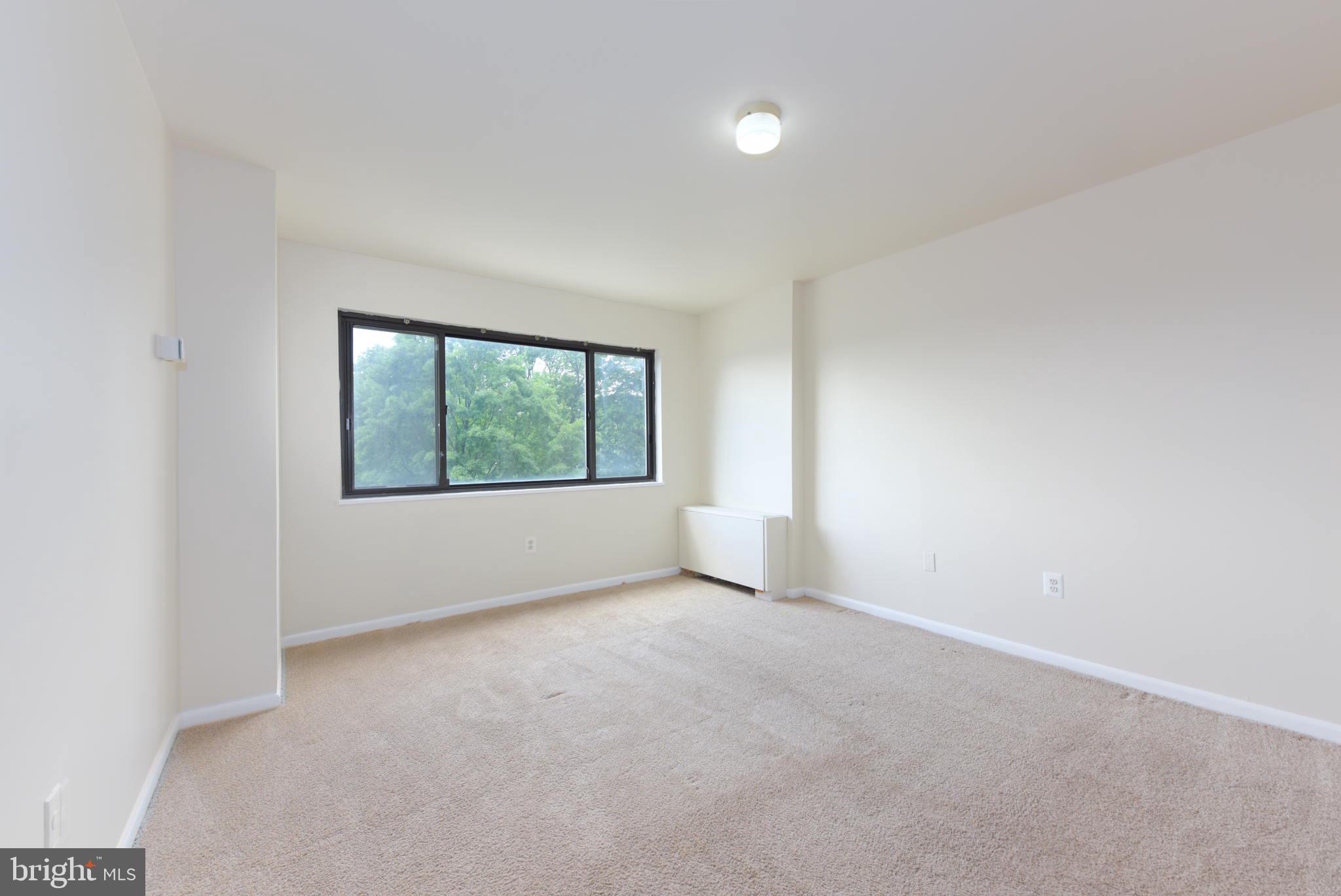 PINEWAY TOWERS - Residential