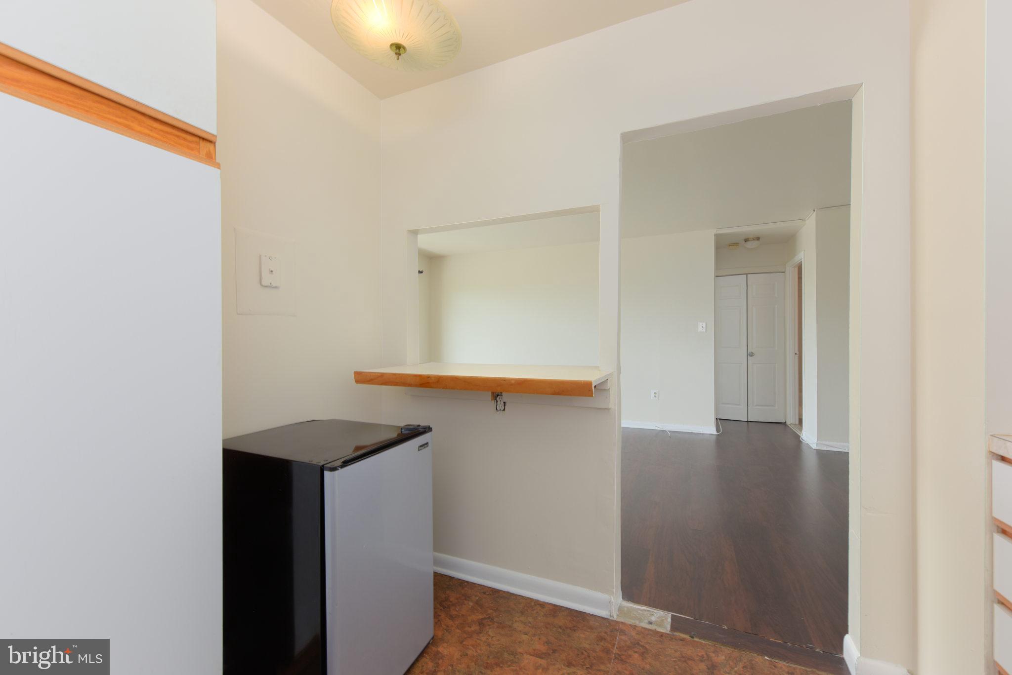 PINEWAY TOWERS - Residential