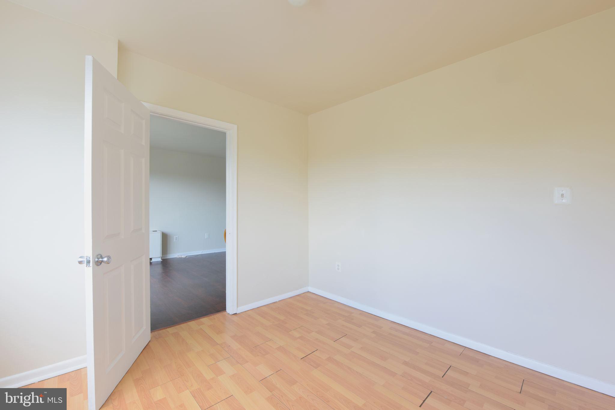 PINEWAY TOWERS - Residential