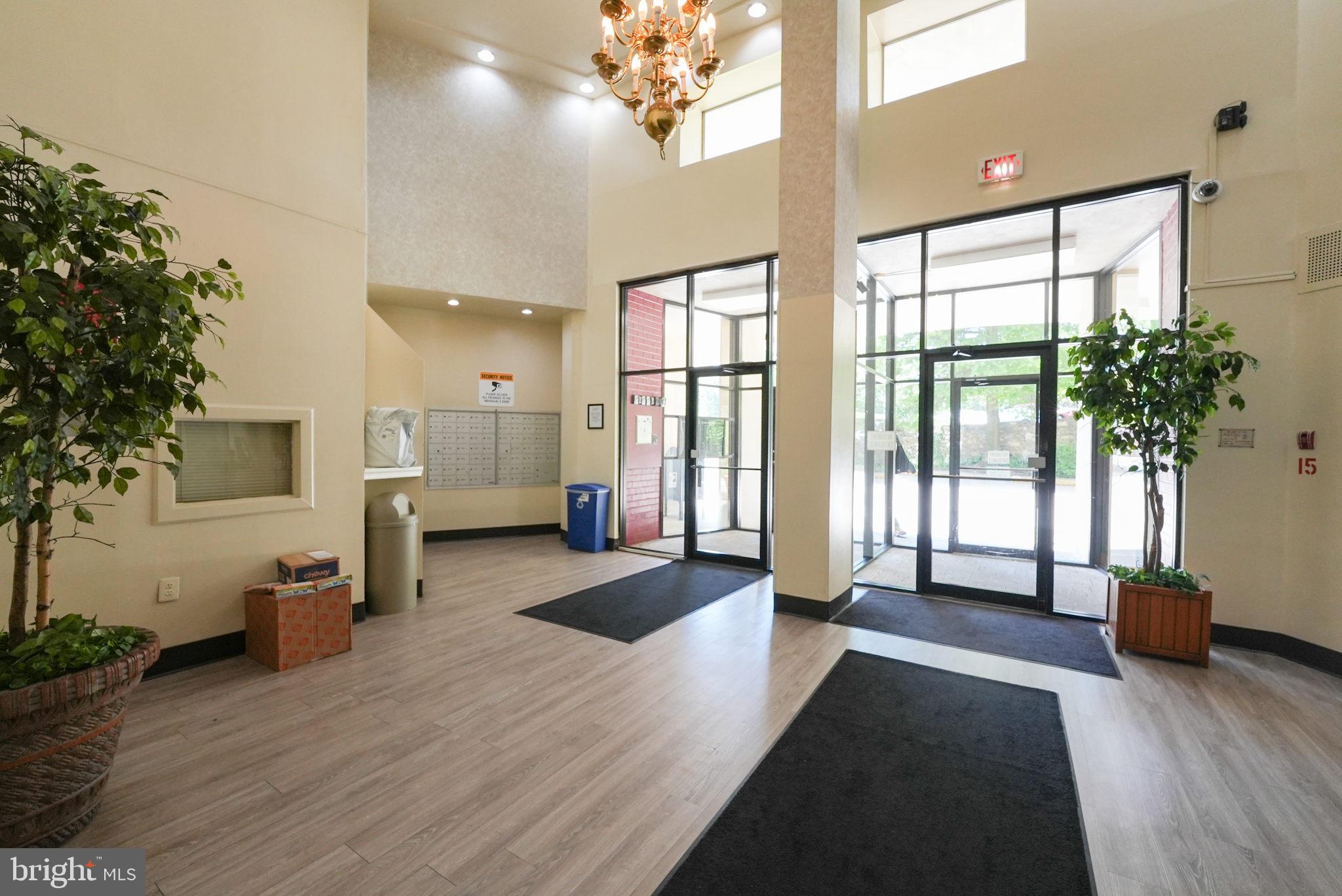 PINEWAY TOWERS - Residential