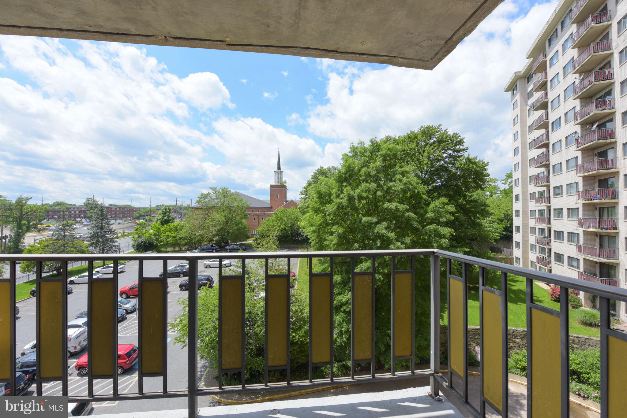 PINEWAY TOWERS - Residential