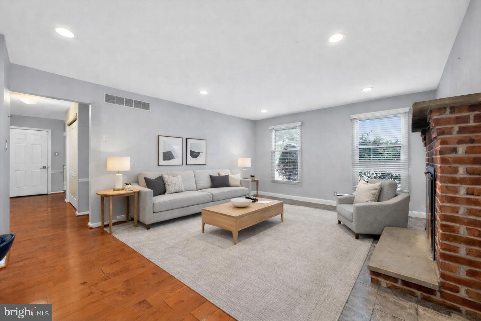 WISTER MEWS - Residential