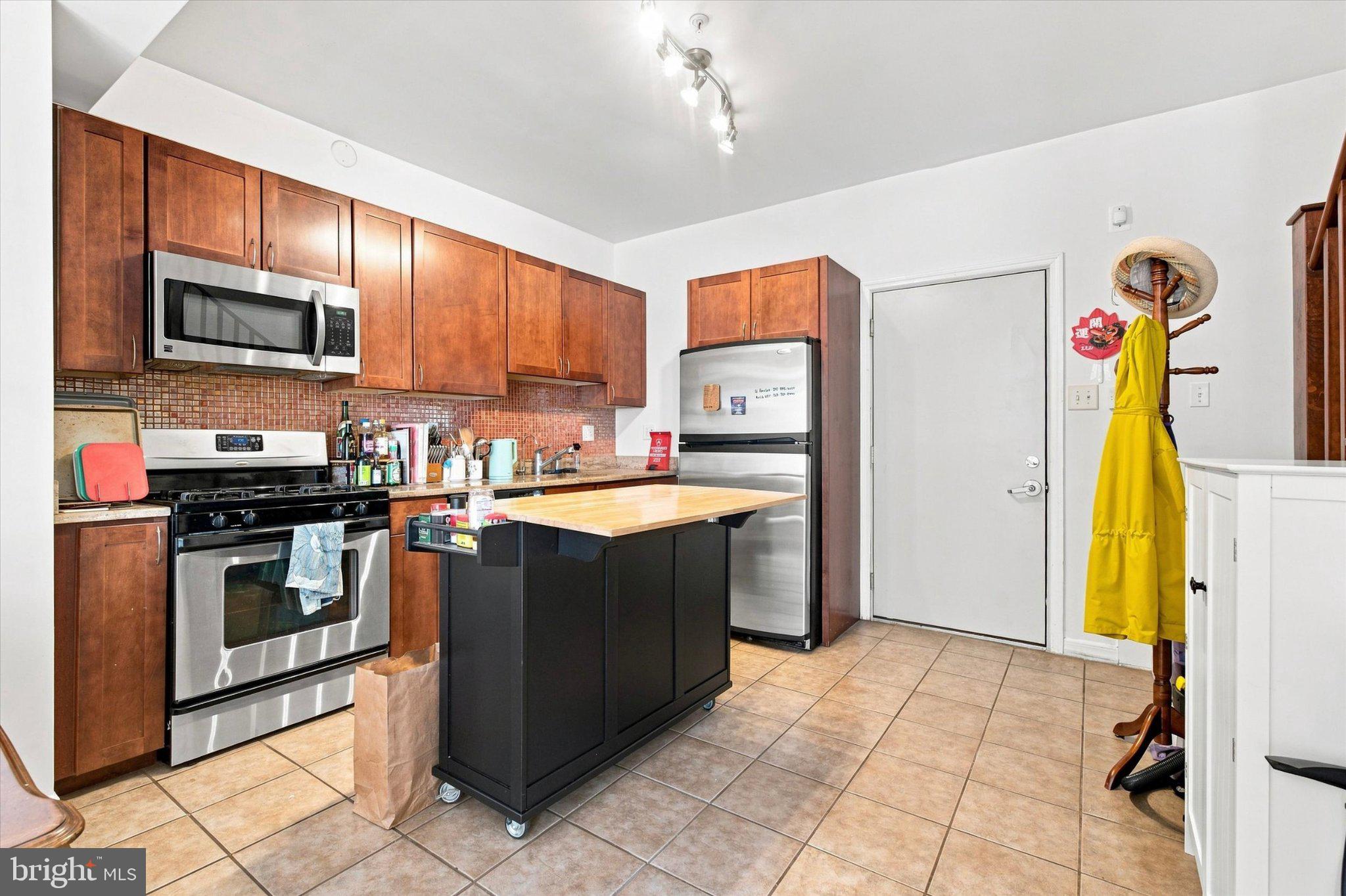 800 N 2ND STREET 4