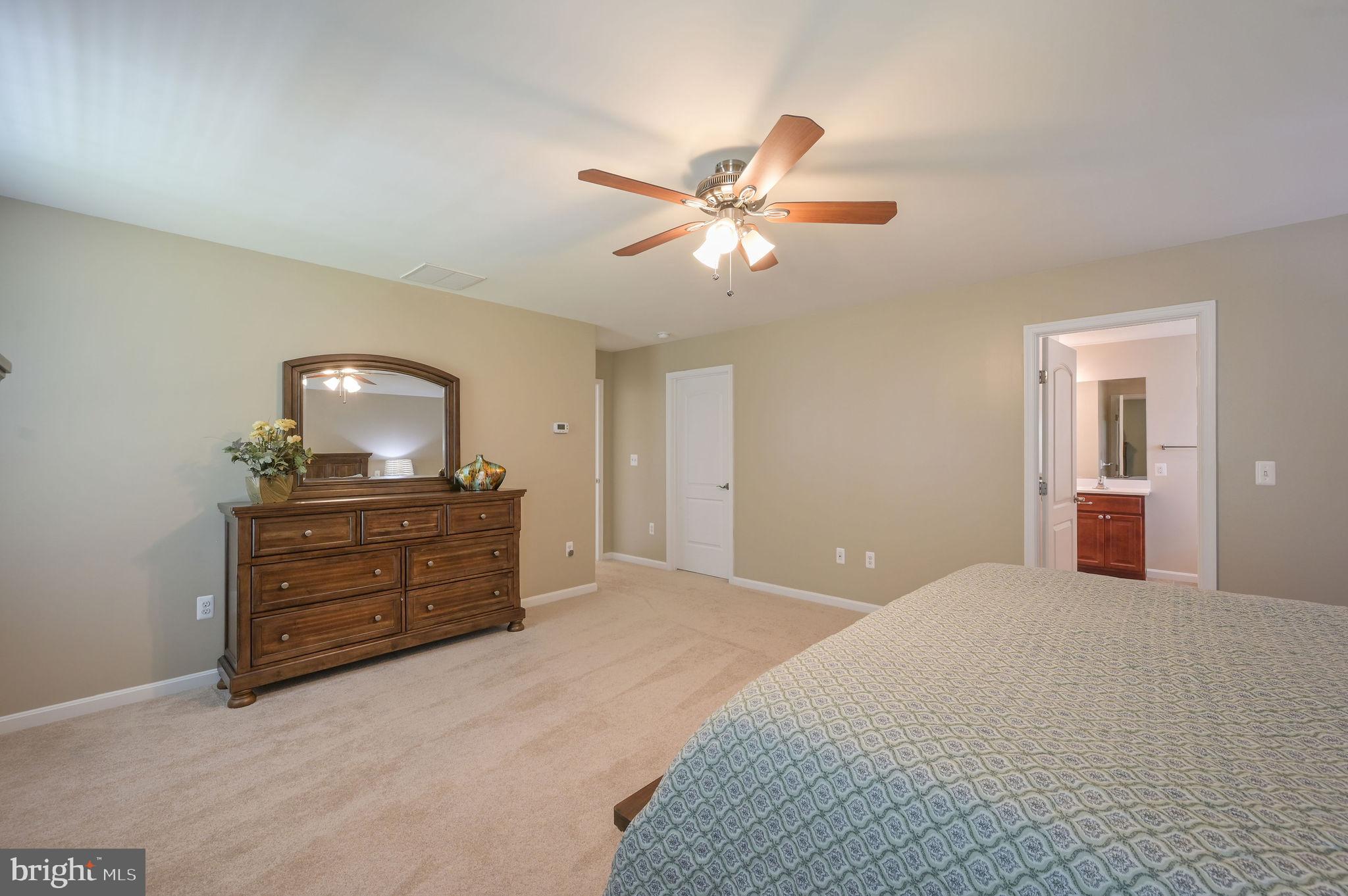 HUNTERS RUN - Residential