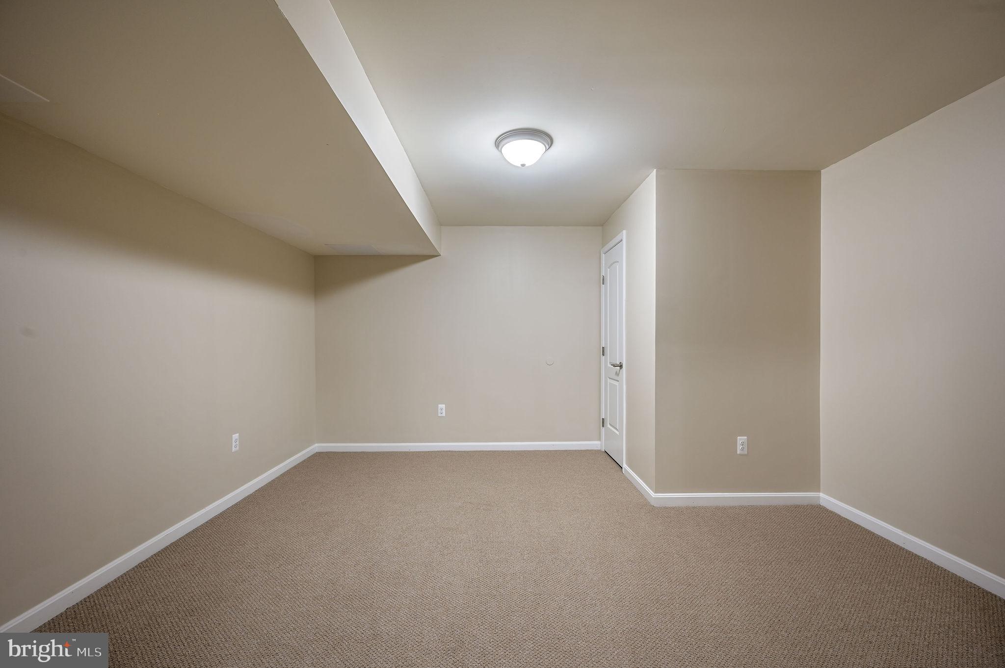 HUNTERS RUN - Residential