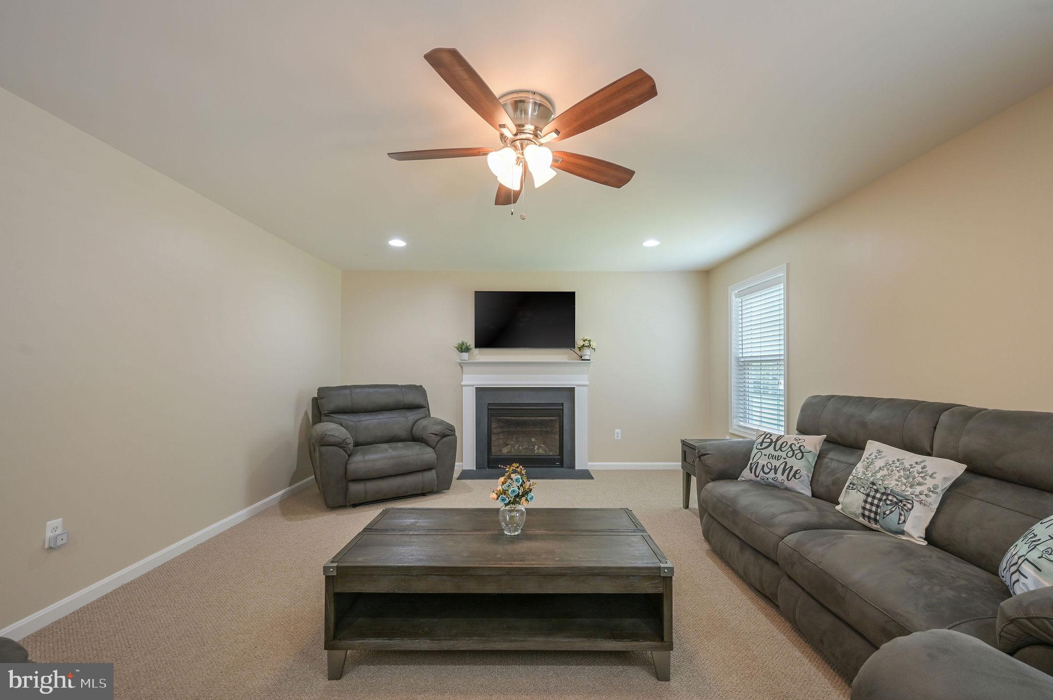 HUNTERS RUN - Residential