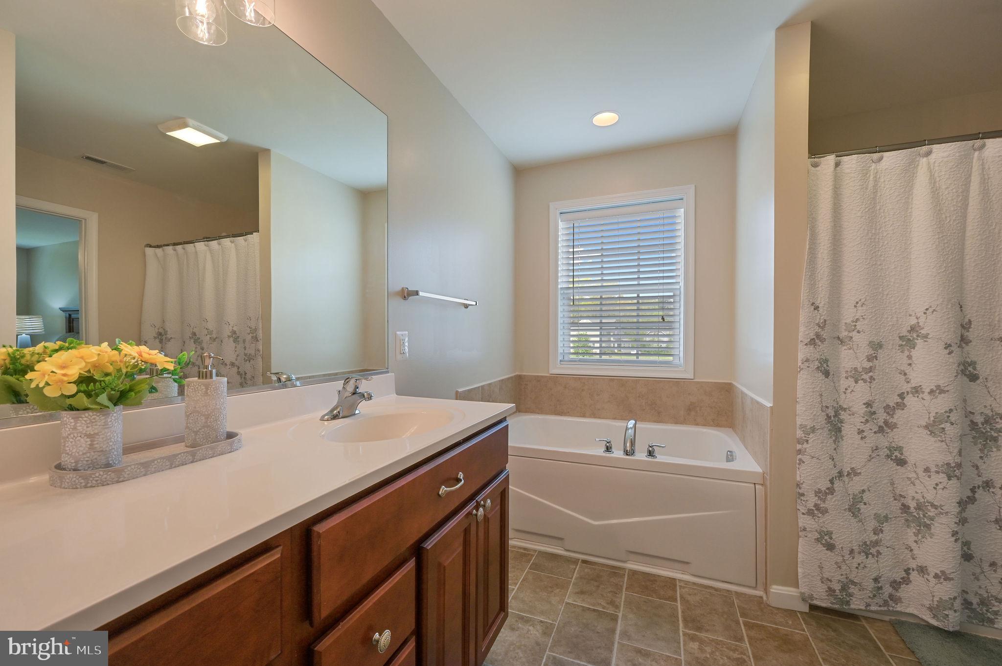 HUNTERS RUN - Residential