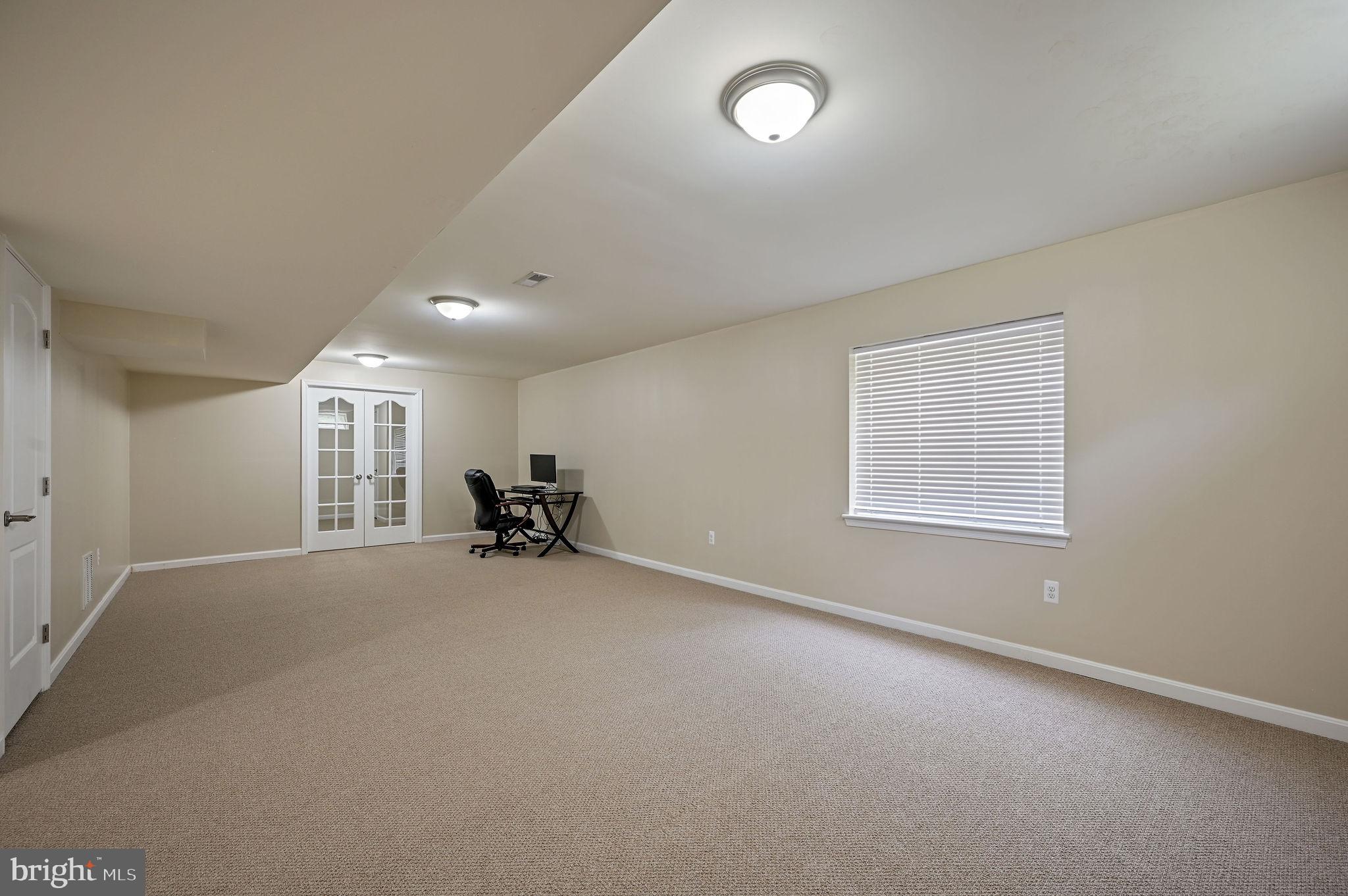 HUNTERS RUN - Residential
