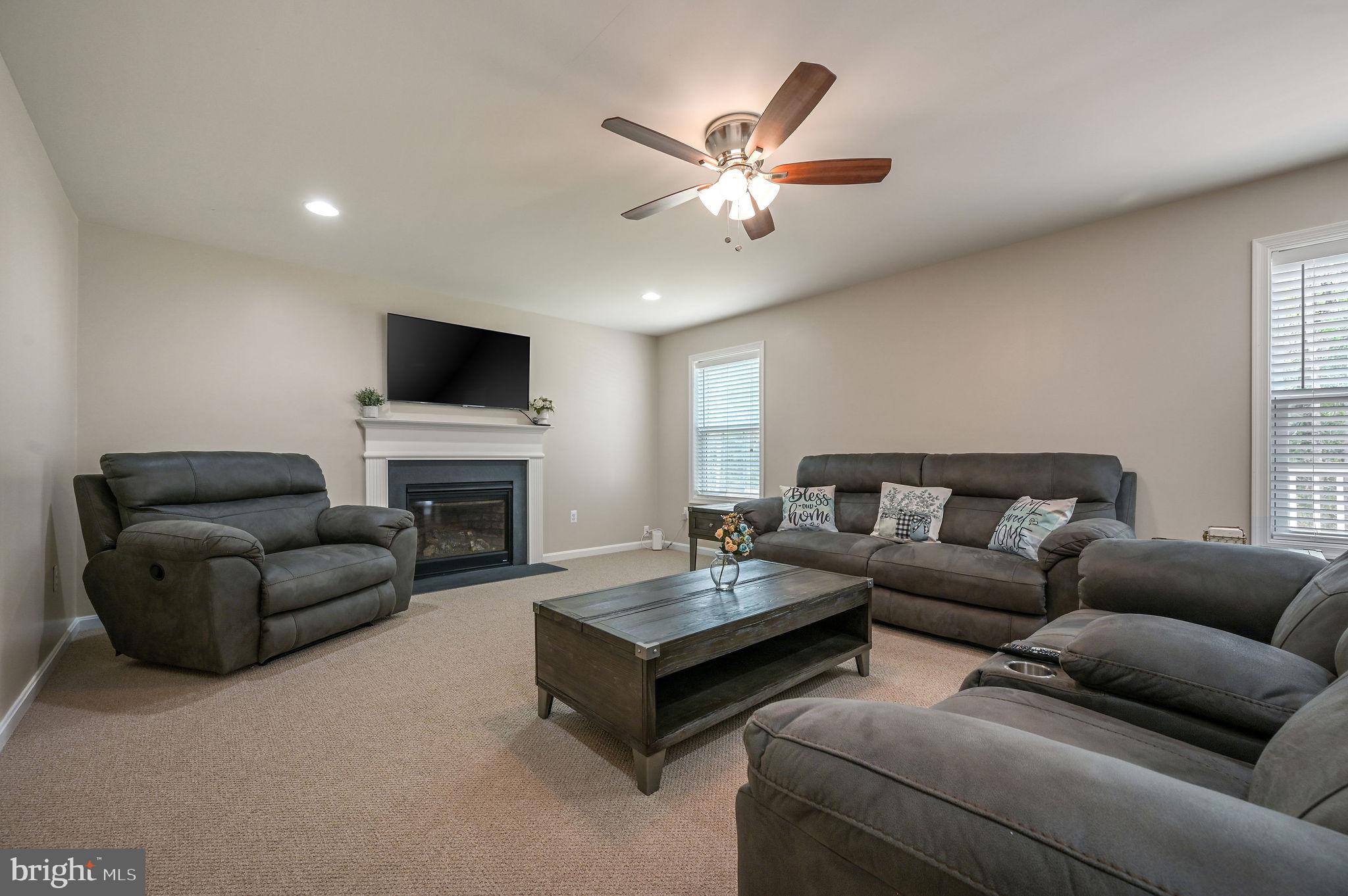 HUNTERS RUN - Residential
