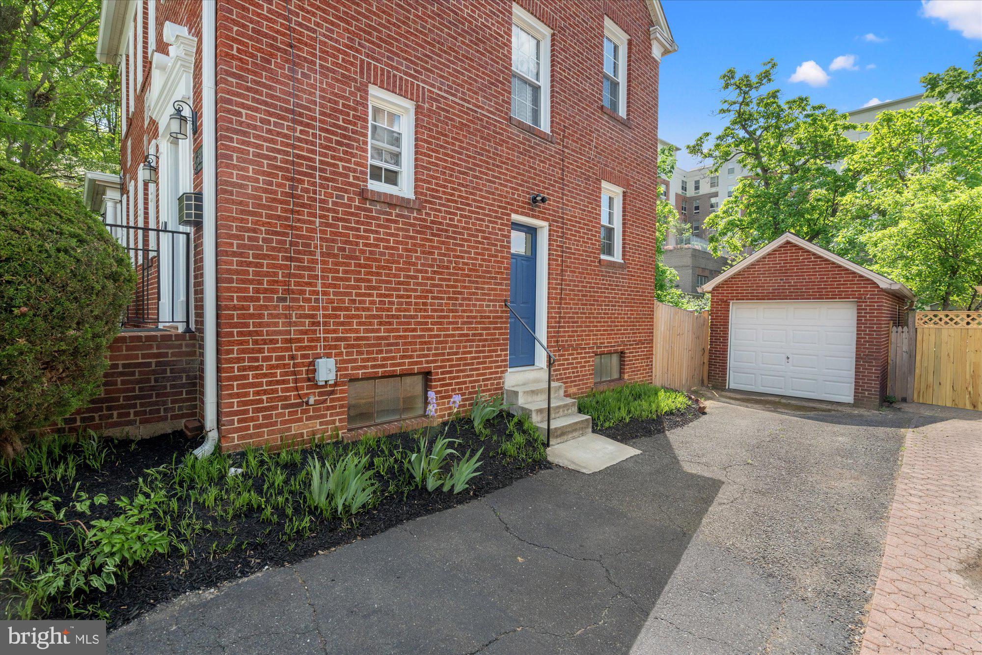 ALCOVA HEIGHTS - Residential