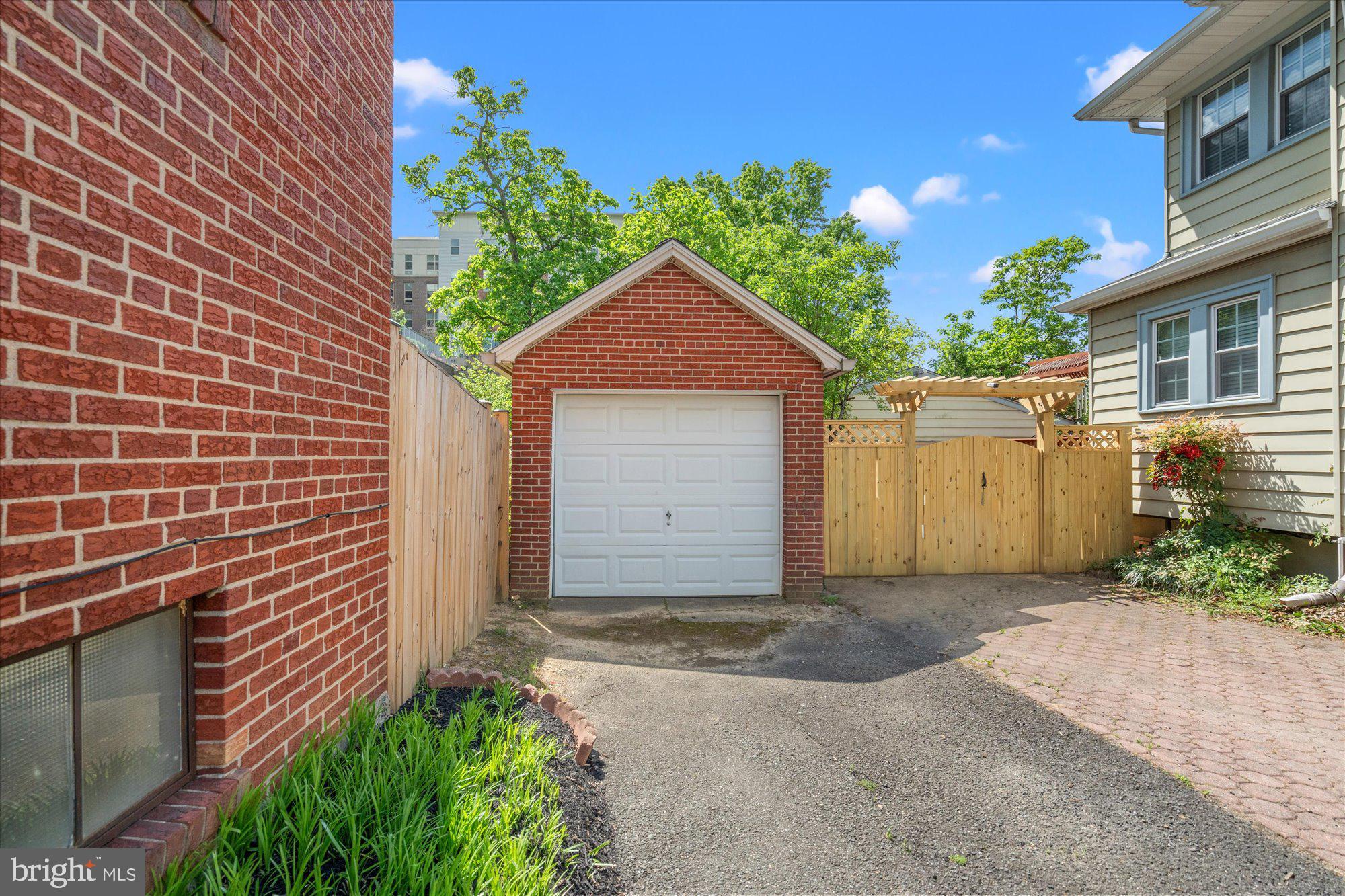 ALCOVA HEIGHTS - Residential