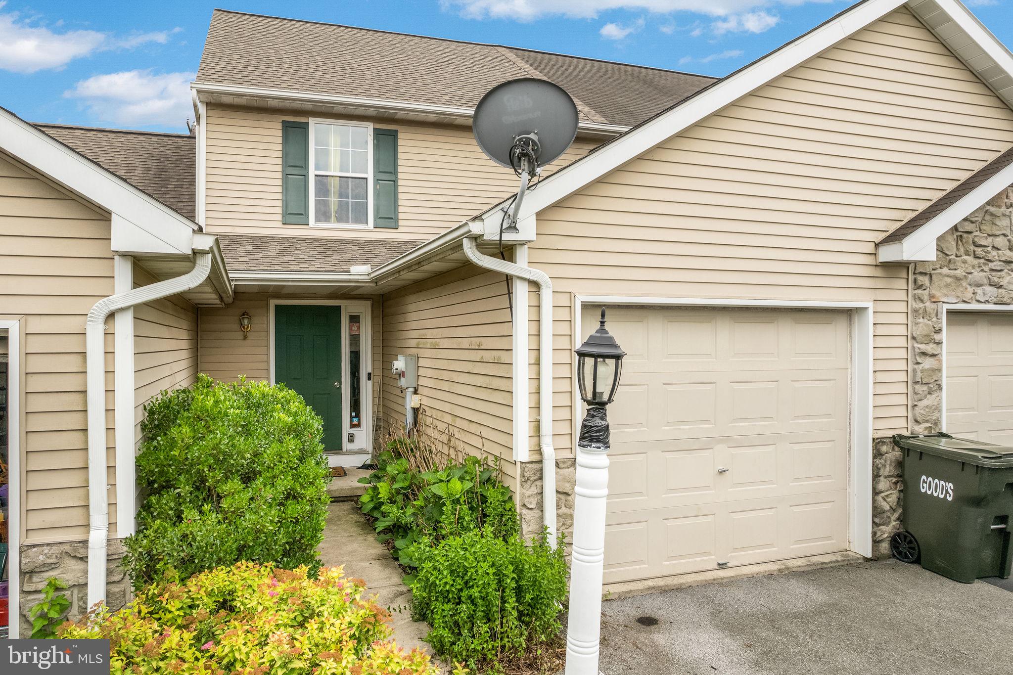 PEBBLE CREEK - Residential