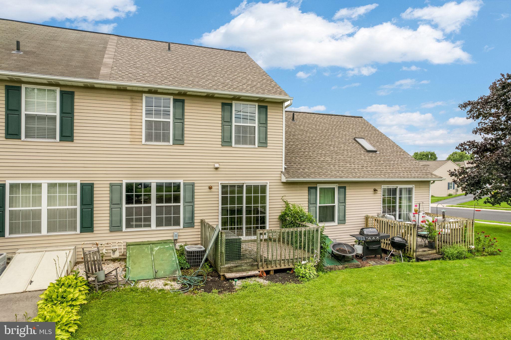 PEBBLE CREEK - Residential