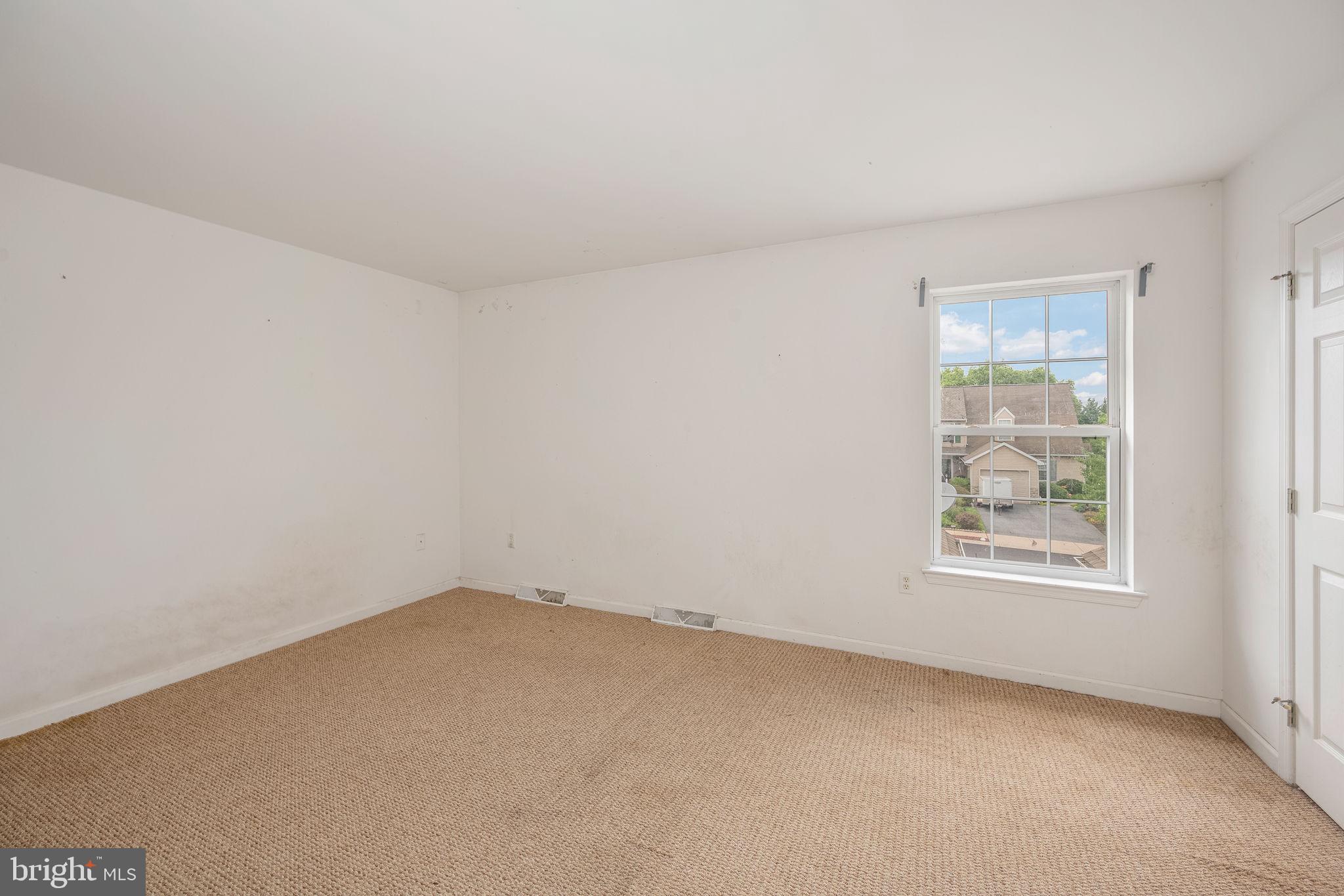 PEBBLE CREEK - Residential