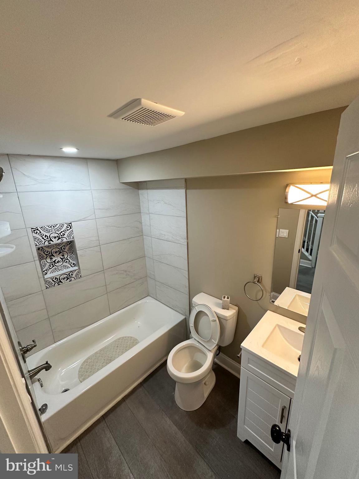 MILTON-MONTFORD - Residential Lease