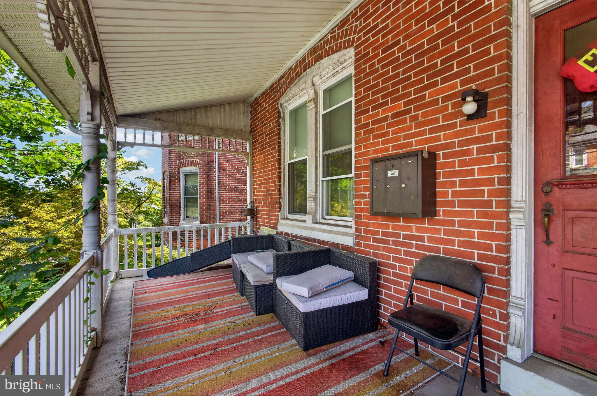 904 W BRIDGE STREET