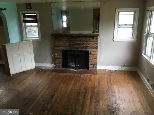 LIVINGSTON OAKS - Residential