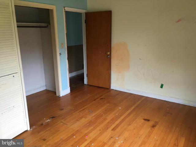 LIVINGSTON OAKS - Residential