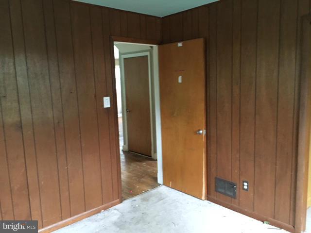 LIVINGSTON OAKS - Residential