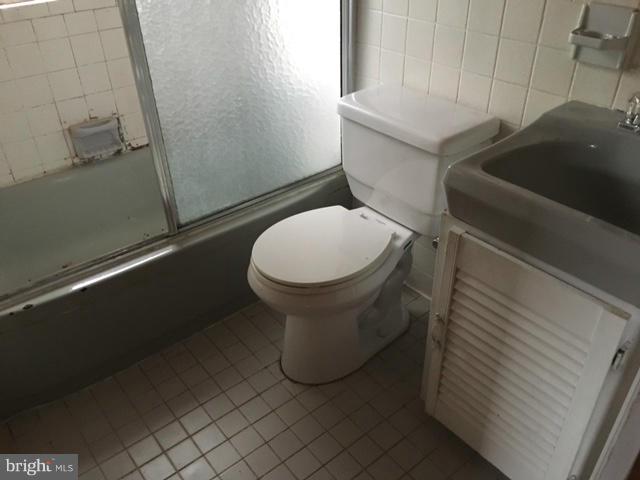 LIVINGSTON OAKS - Residential