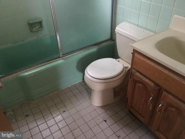 LIVINGSTON OAKS - Residential