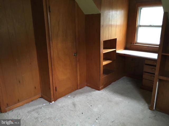 LIVINGSTON OAKS - Residential