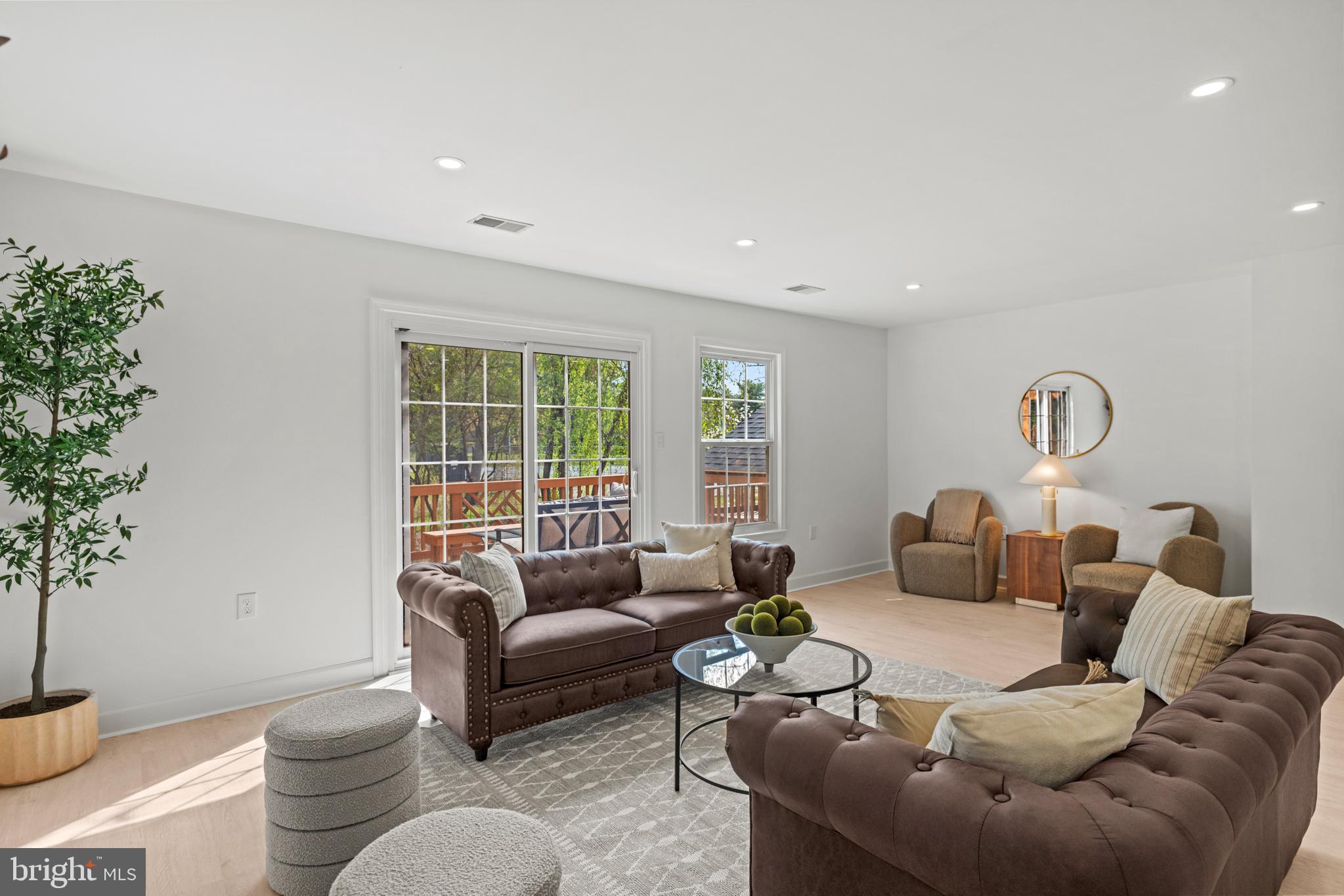 HUNTERS TRACE - Residential