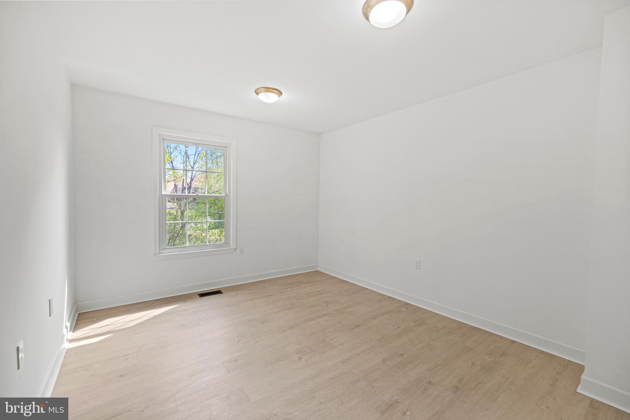 HUNTERS TRACE - Residential