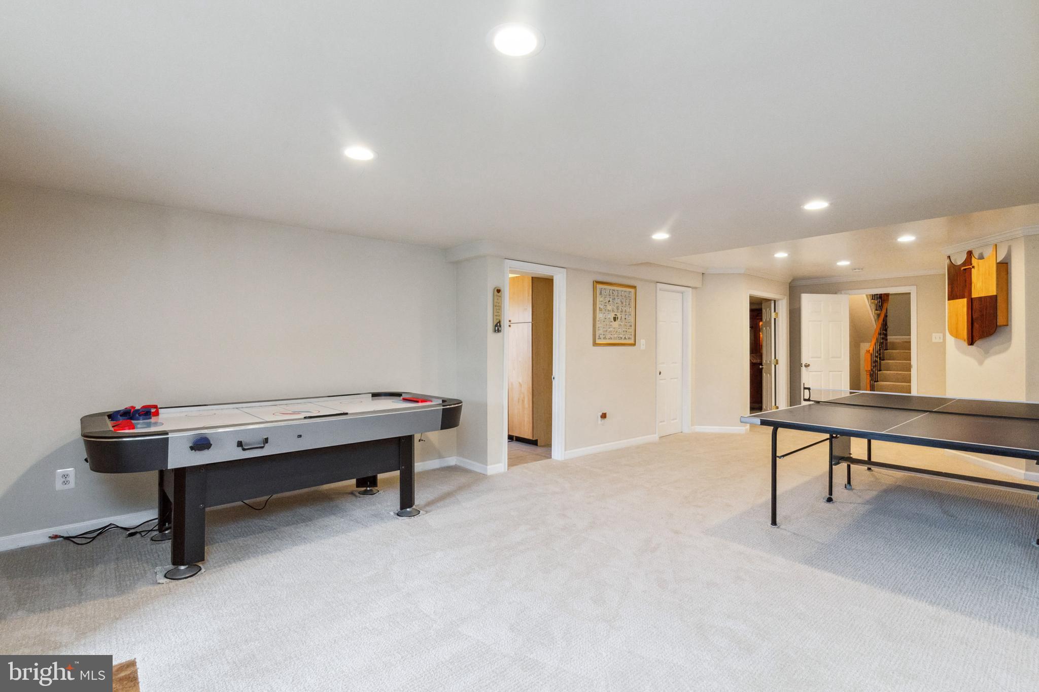 ASHBURN MEWS - Residential