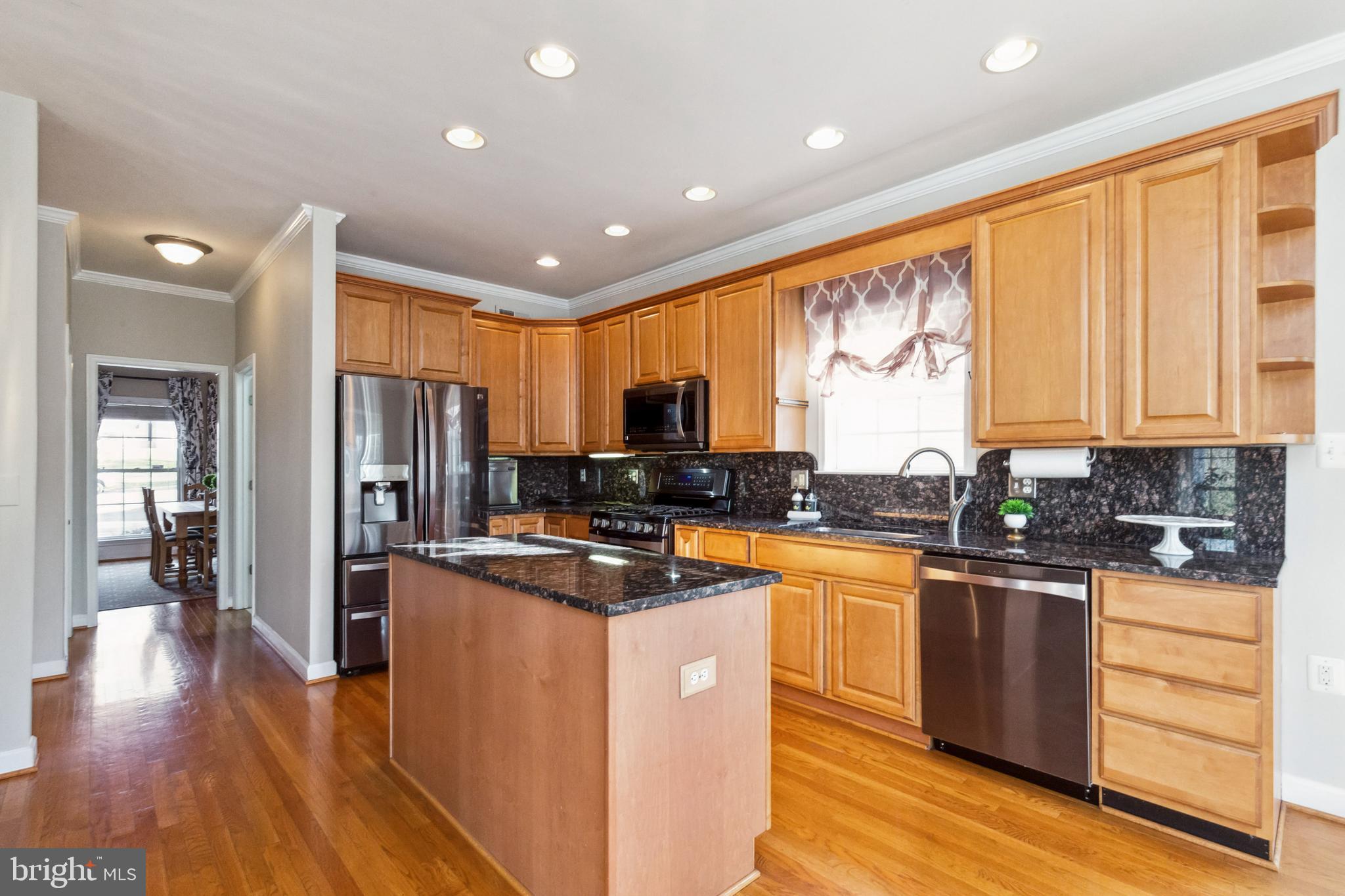 ASHBURN MEWS - Residential