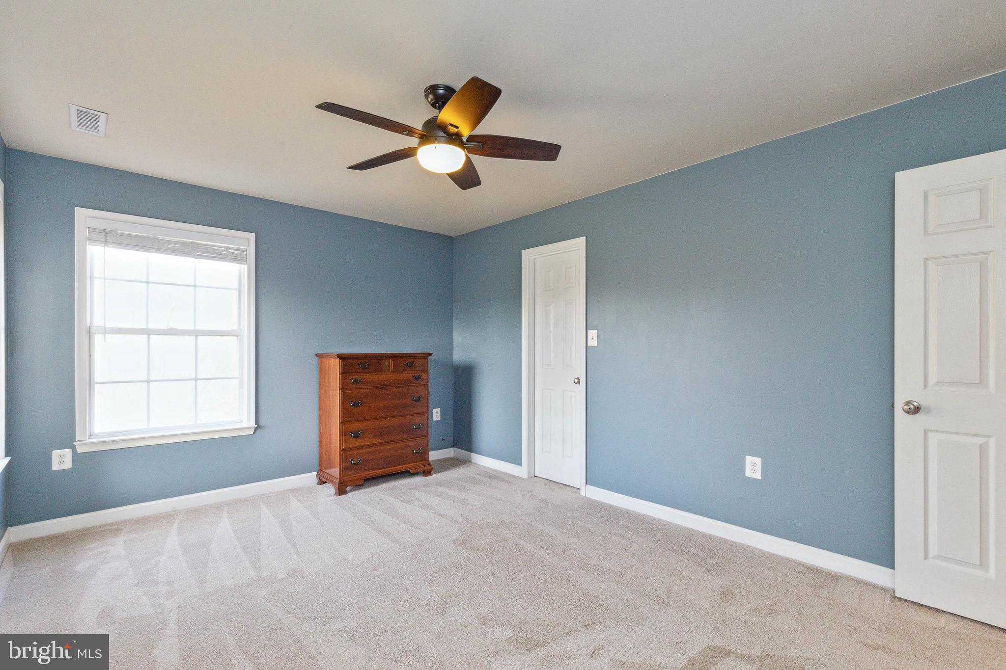 ASHBURN MEWS - Residential