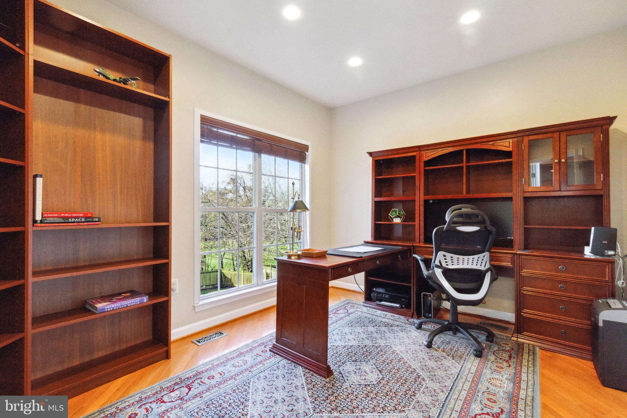 ASHBURN MEWS - Residential