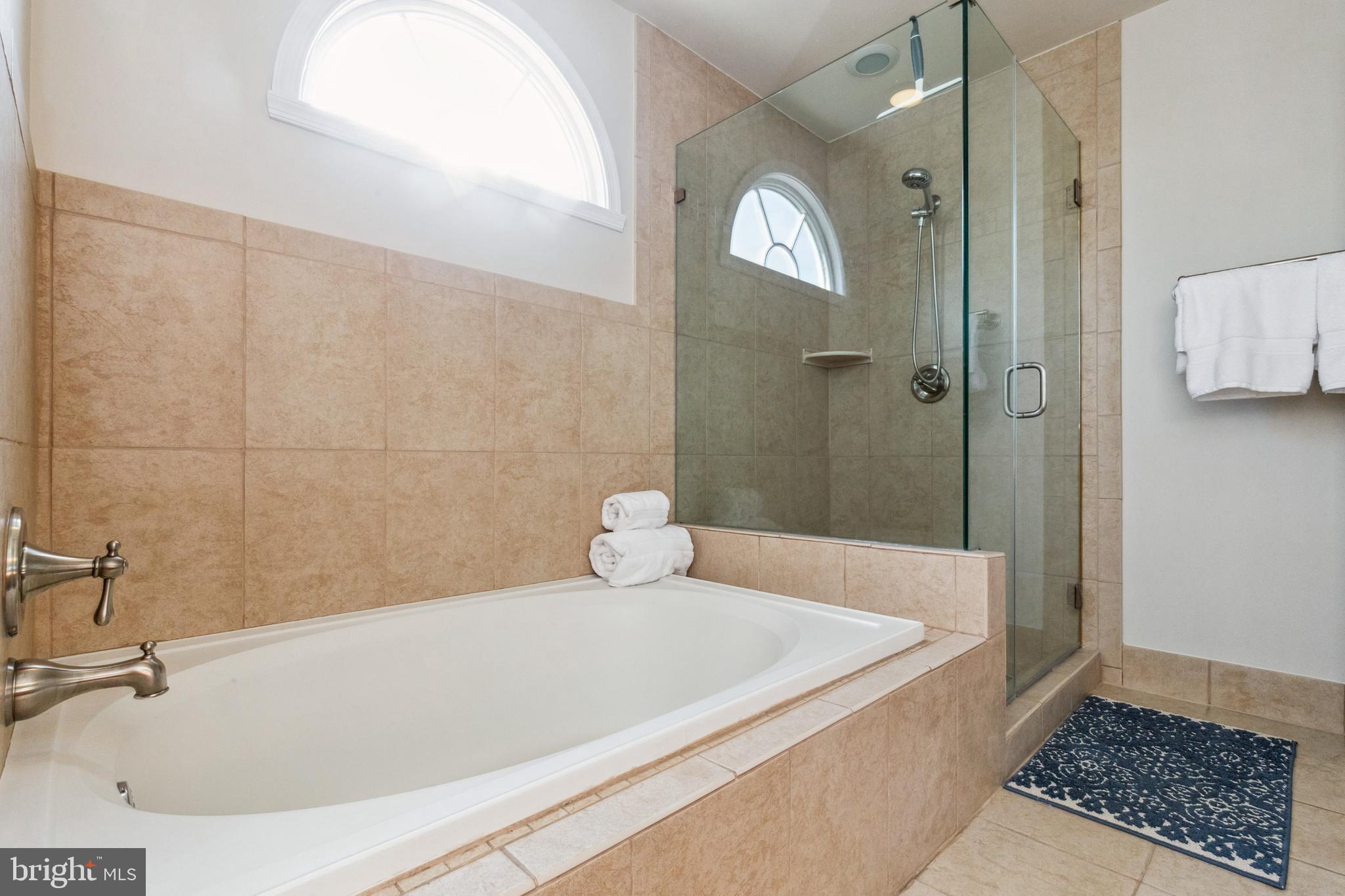 ASHBURN MEWS - Residential