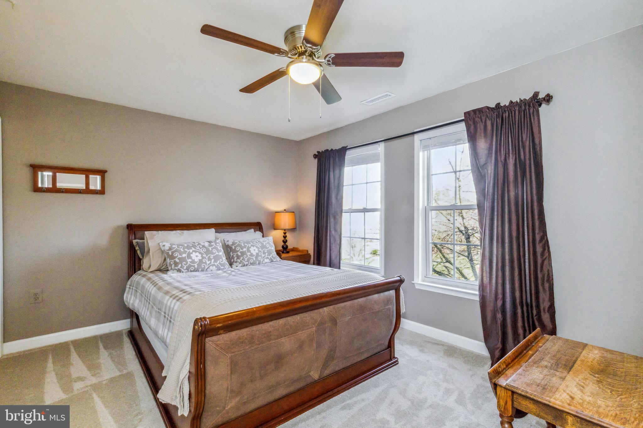 ASHBURN MEWS - Residential