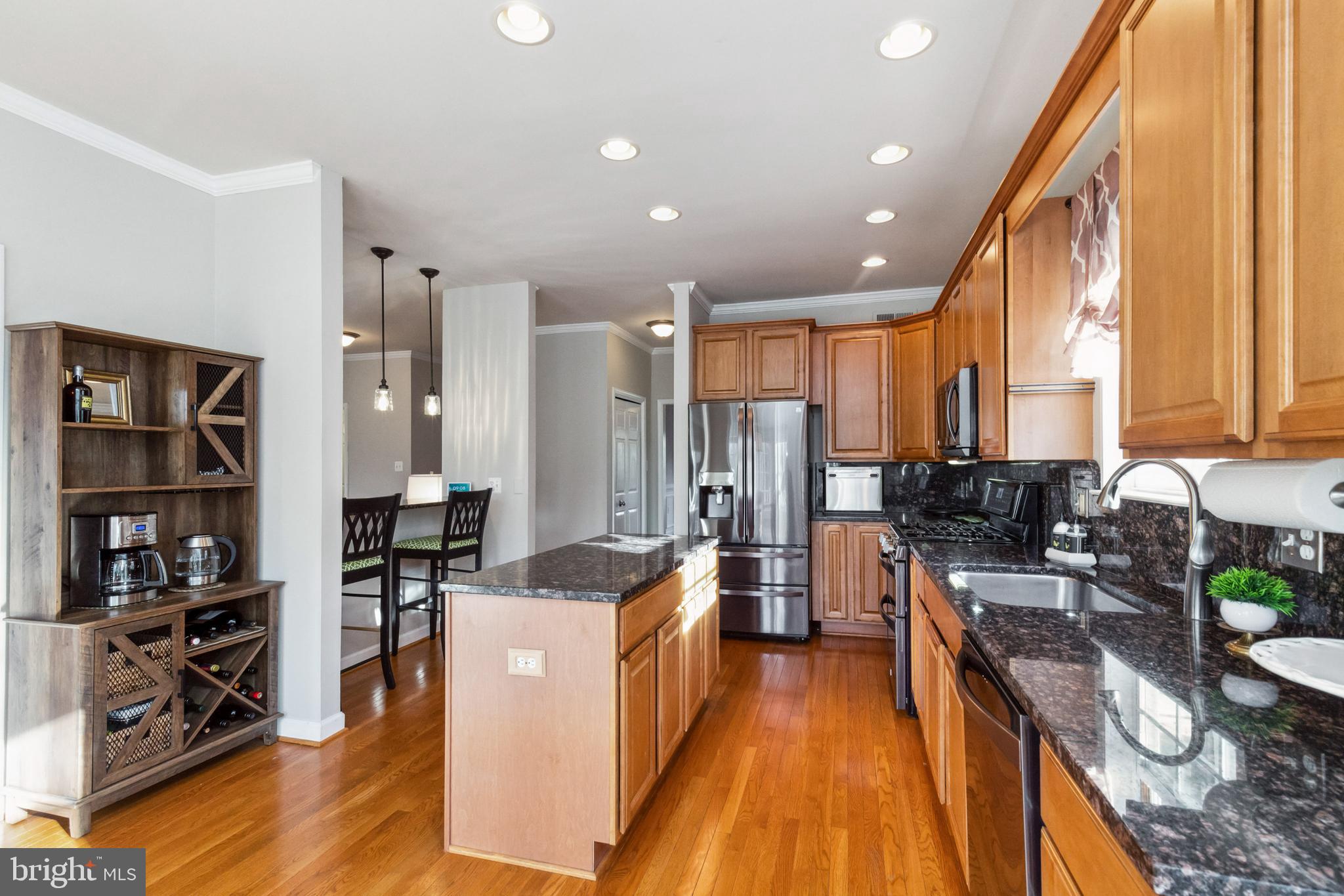 ASHBURN MEWS - Residential