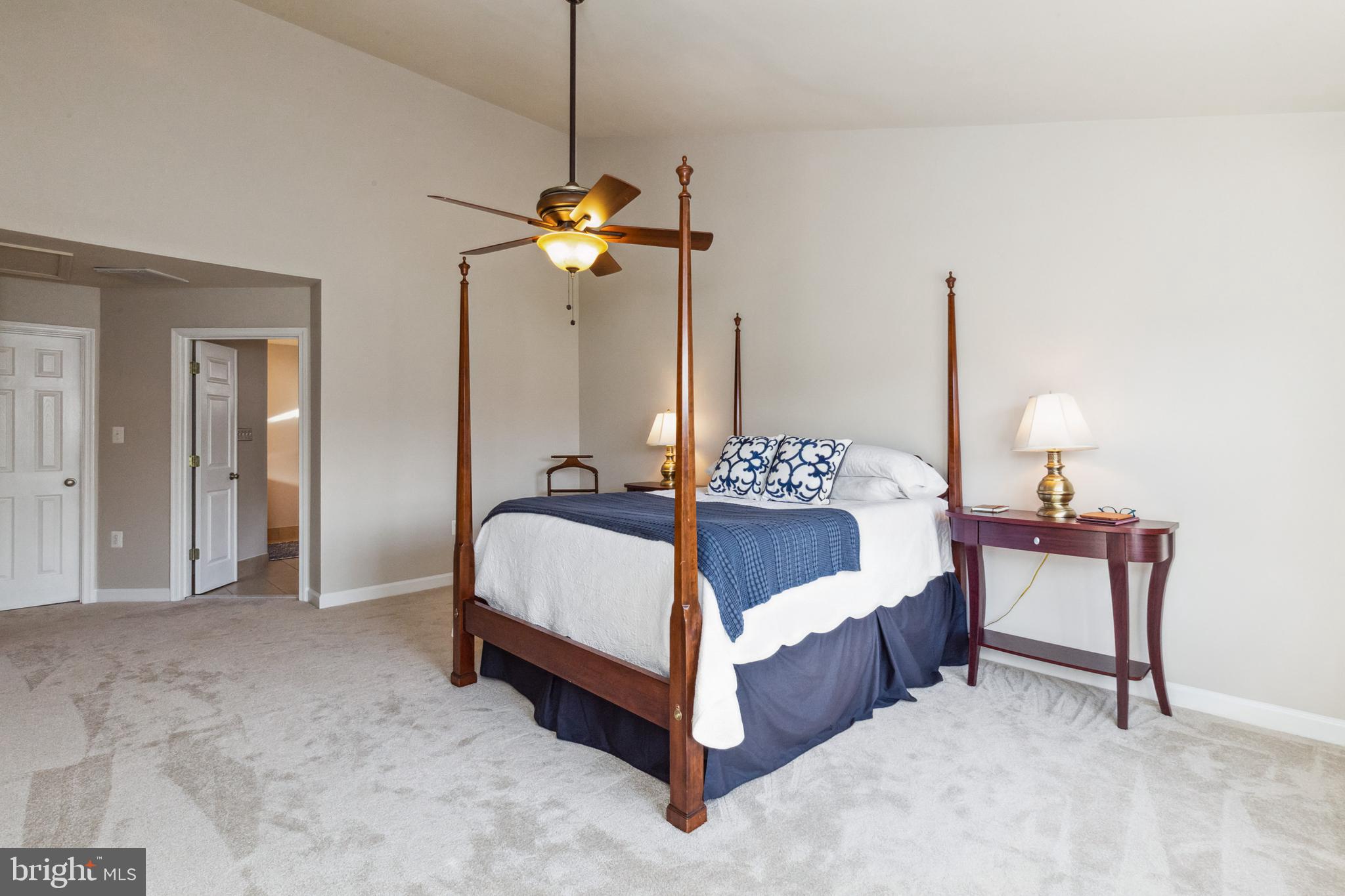 ASHBURN MEWS - Residential