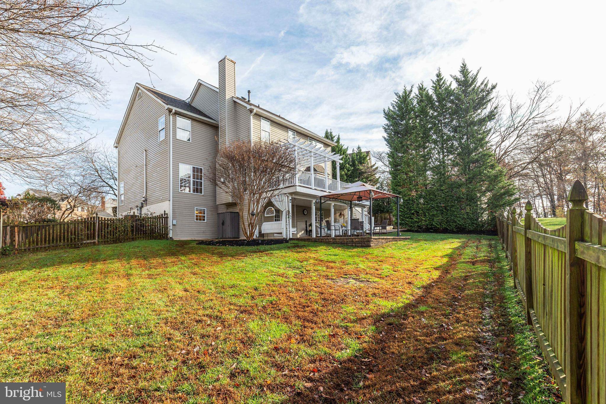 ASHBURN MEWS - Residential