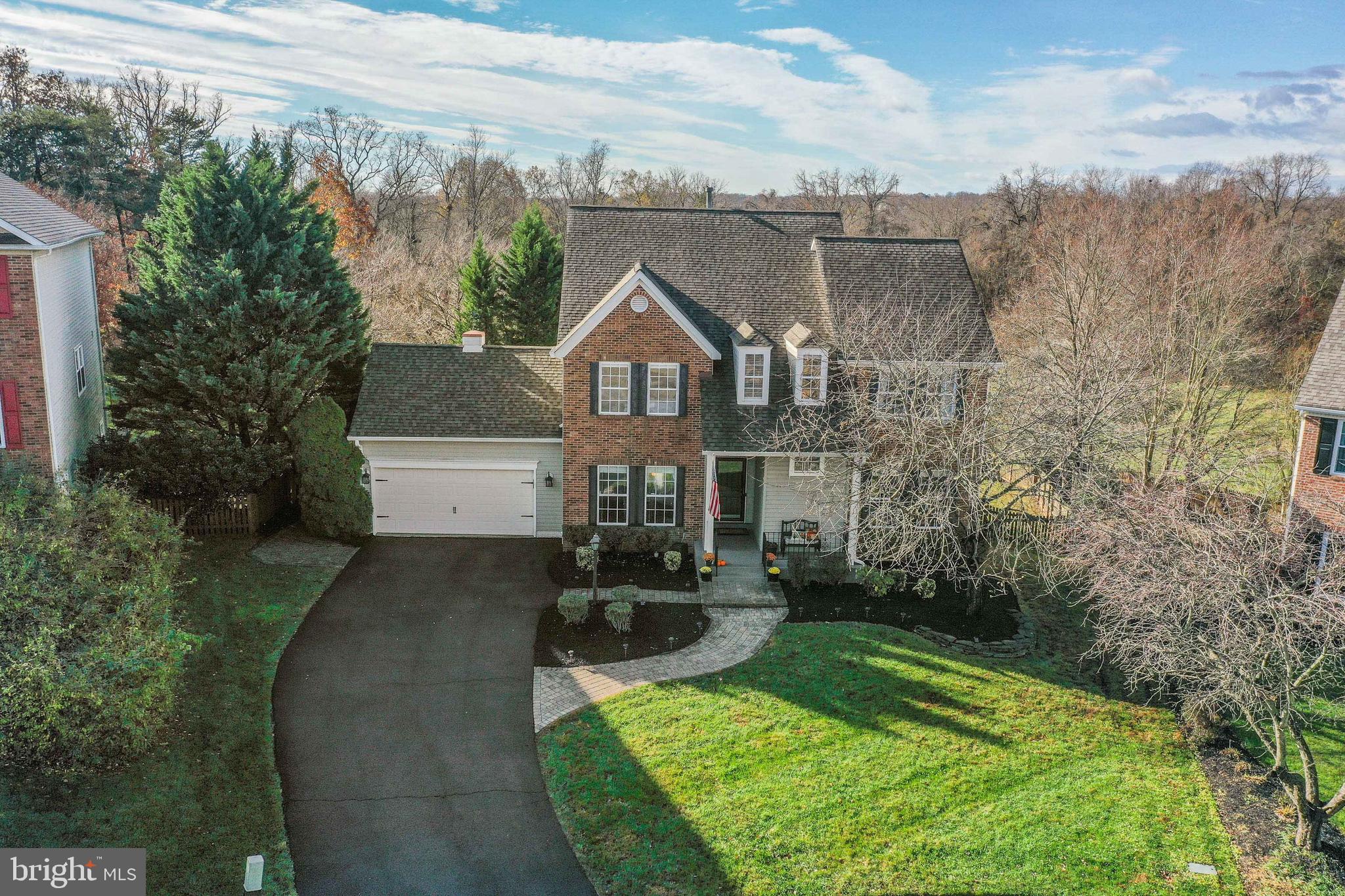 ASHBURN MEWS - Residential