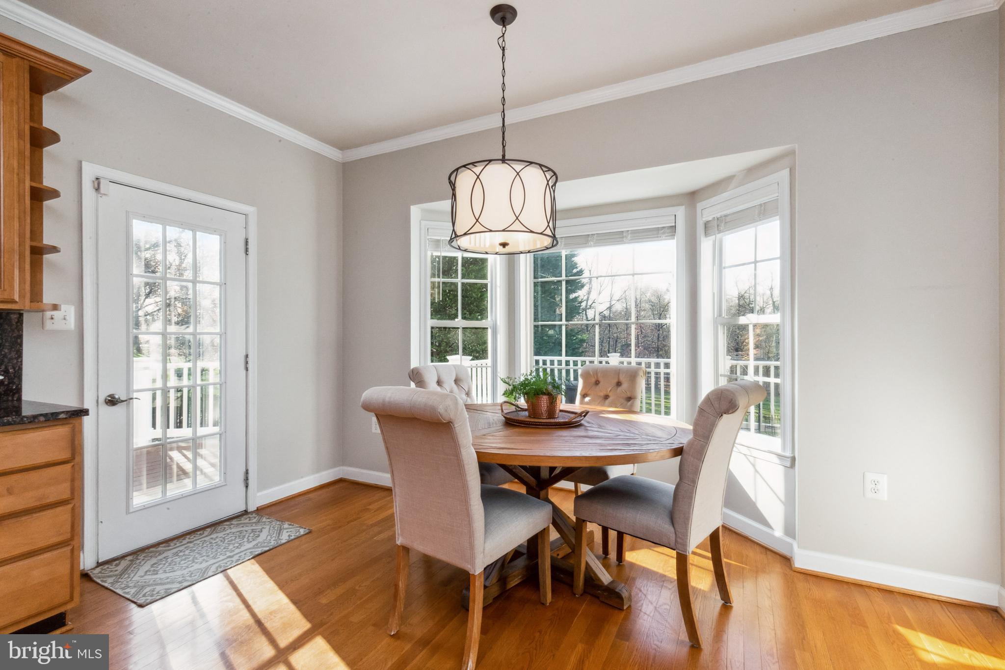 ASHBURN MEWS - Residential