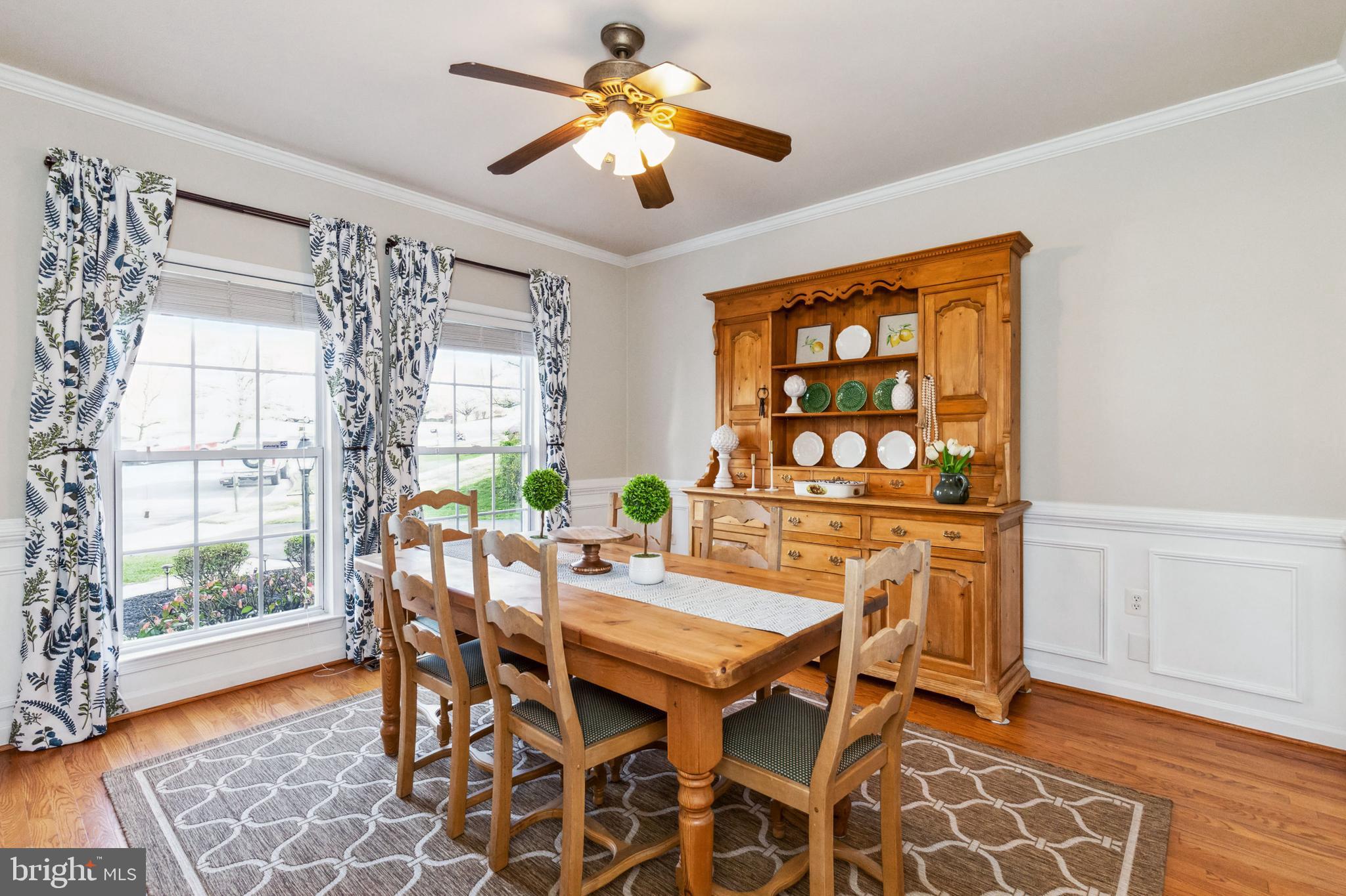 ASHBURN MEWS - Residential