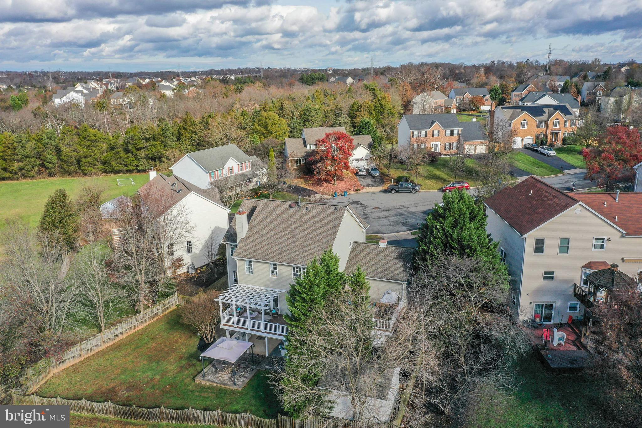 ASHBURN MEWS - Residential