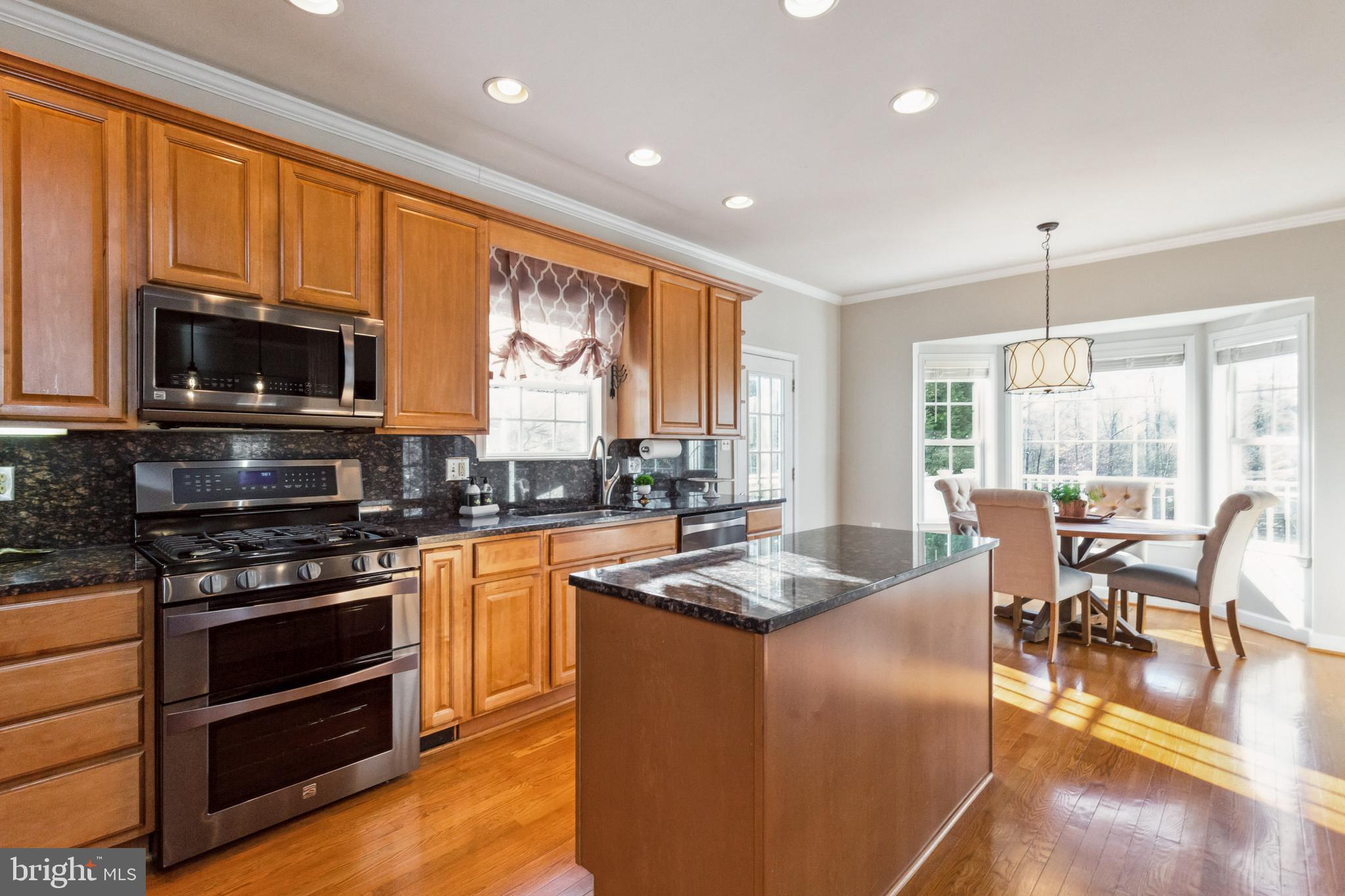 ASHBURN MEWS - Residential