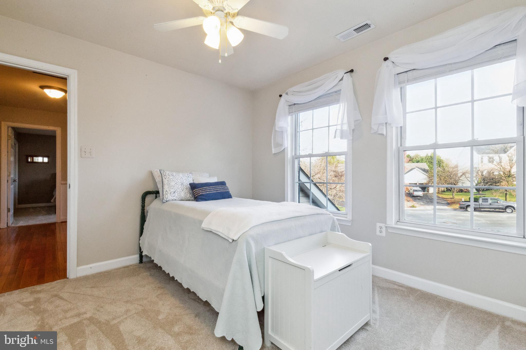 ASHBURN MEWS - Residential